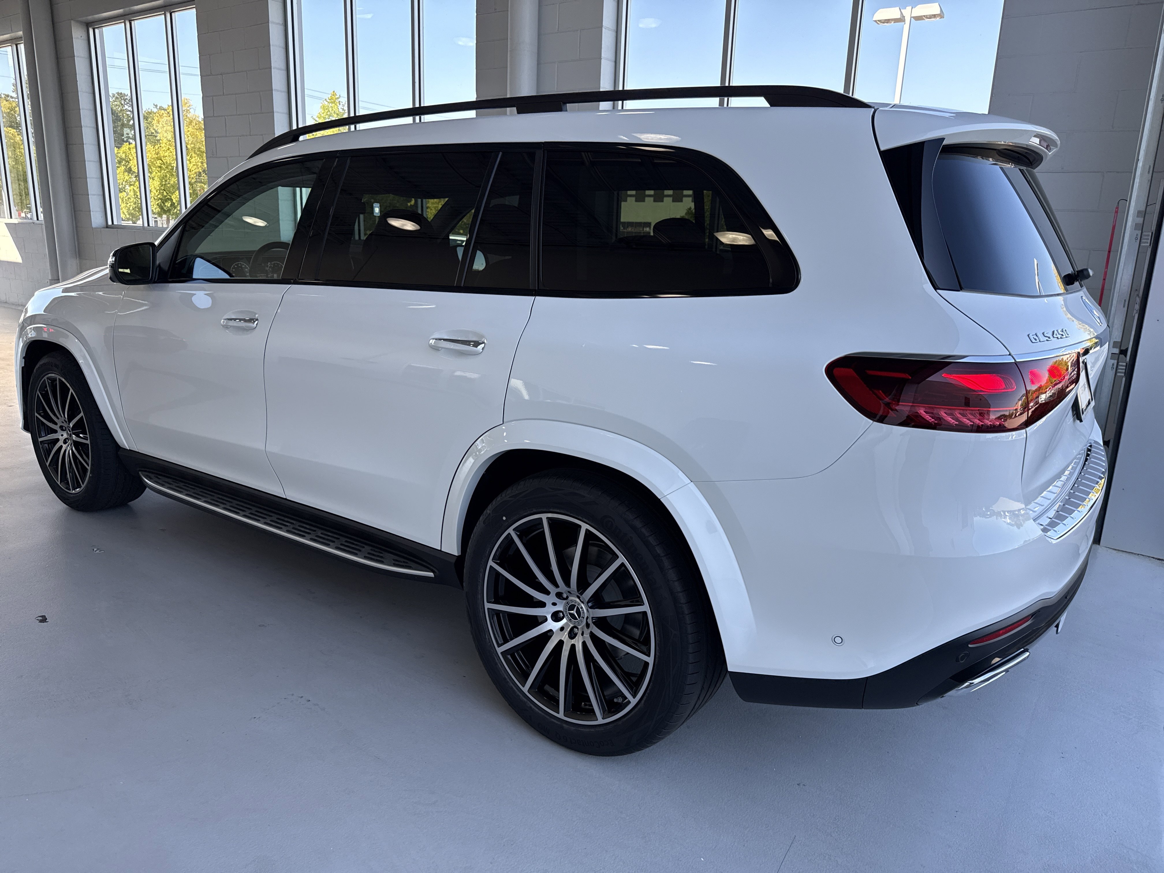 2026 Mercedes Benz GLS 450 4MATIC photo 6