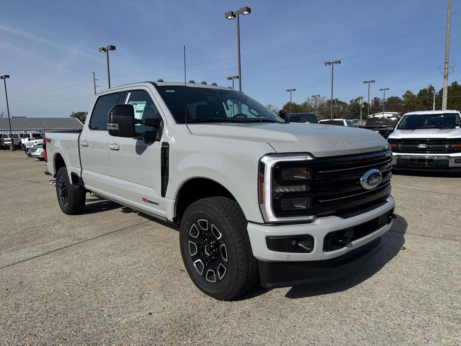 2026 Ford F-250 Super Duty Platinum's photo