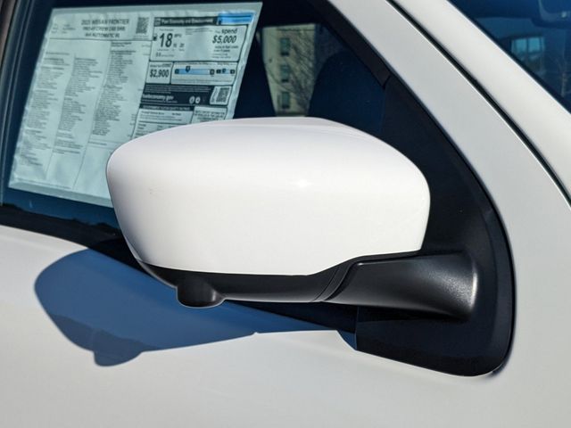 2025 Nissan Frontier Crew Cab PRO-4X photo 11