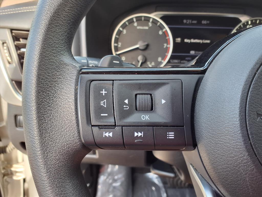 2023 Nissan Rogue SV photo 12