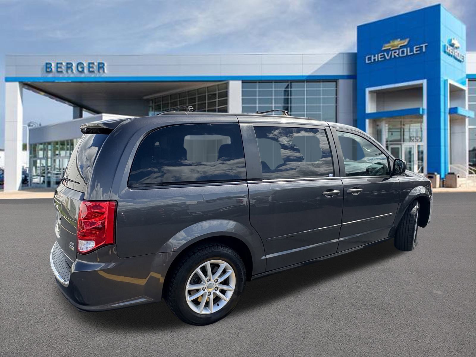 Used 2016 Dodge Grand Caravan SXT with VIN 2C4RDGCG7GR325502 for sale in Grand Rapids, MI
