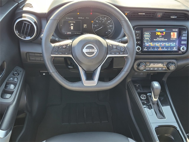 2024 Nissan Kicks SR photo 10