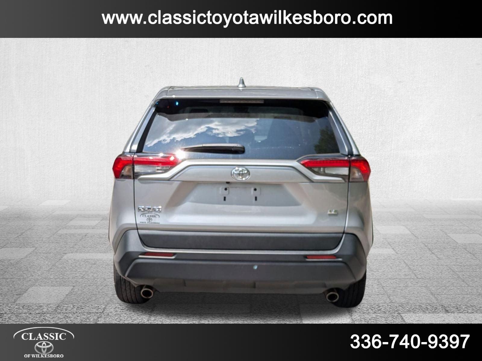 2024 Toyota RAV4 LE photo 5