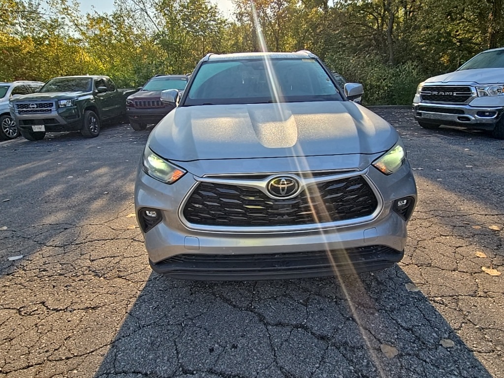 2021 Toyota Highlander XLE photo 11