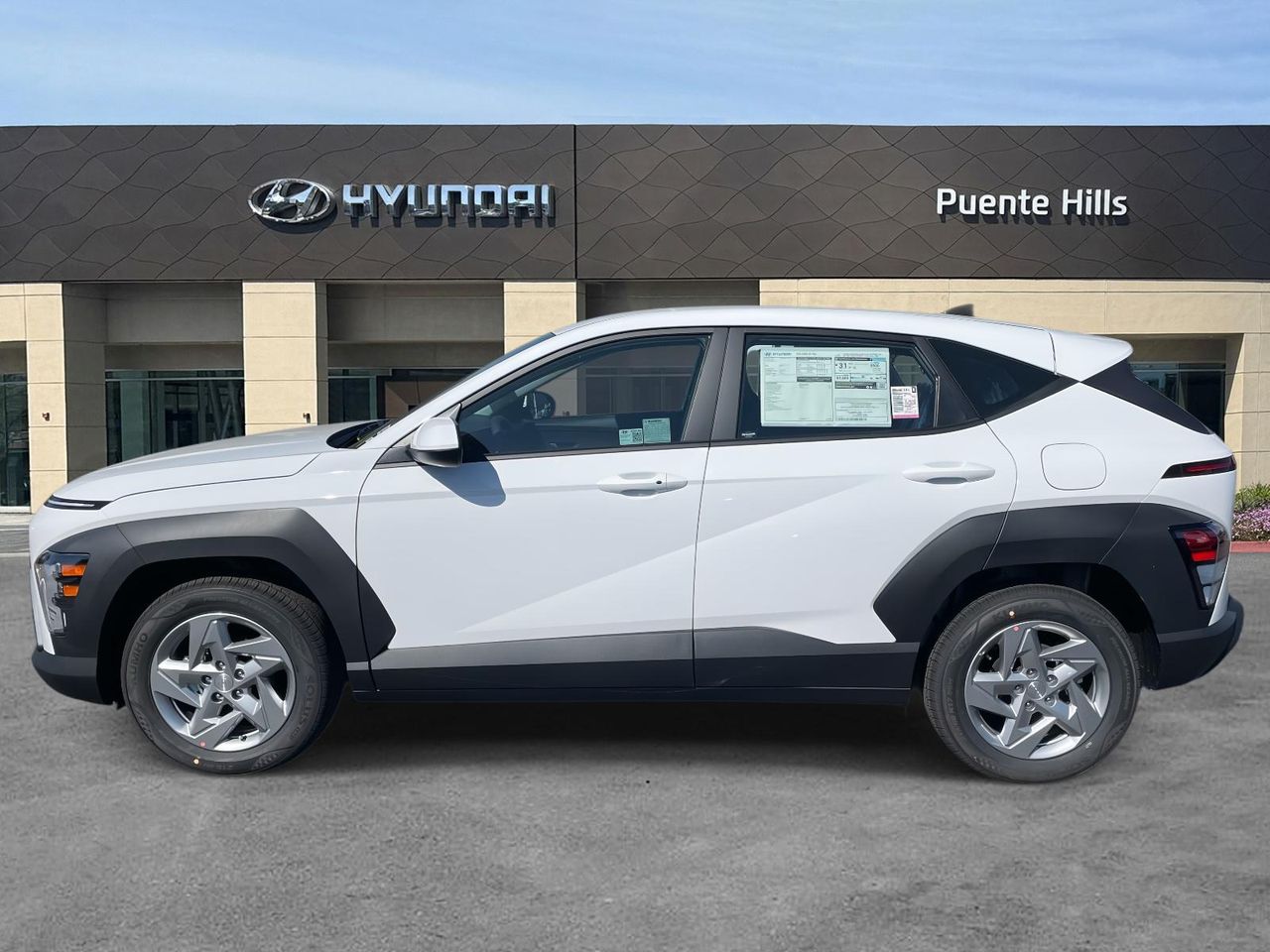 2026 Hyundai Kona SE photo 2