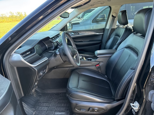 2024 Jeep Grand Cherokee Limited photo 4