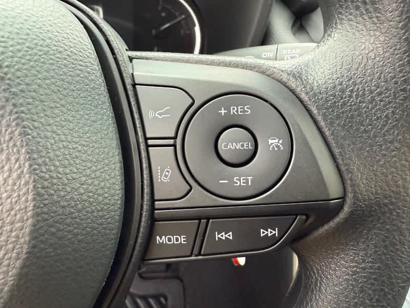 2025 Toyota RAV4 LE - Photo 14