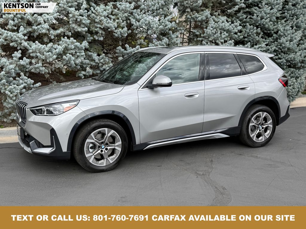 2025 BMW X1 28i's photo