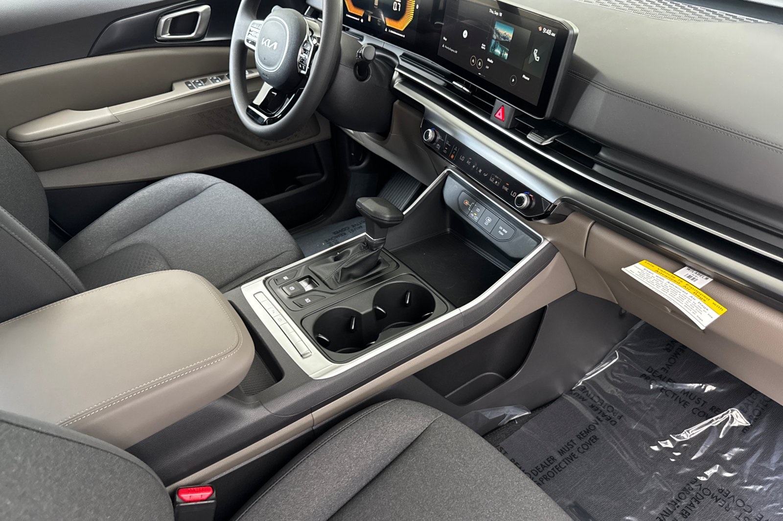 2026 Kia Carnival LX photo 11