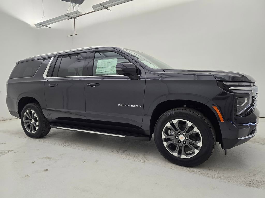 2026 Chevrolet Suburban LT's photo