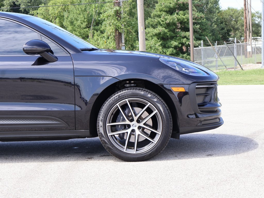 2024 Porsche Macan T photo 10