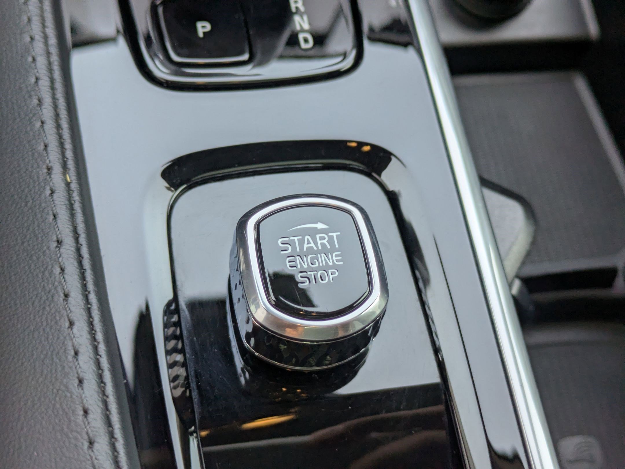 2025 Volvo XC90 Core photo 17