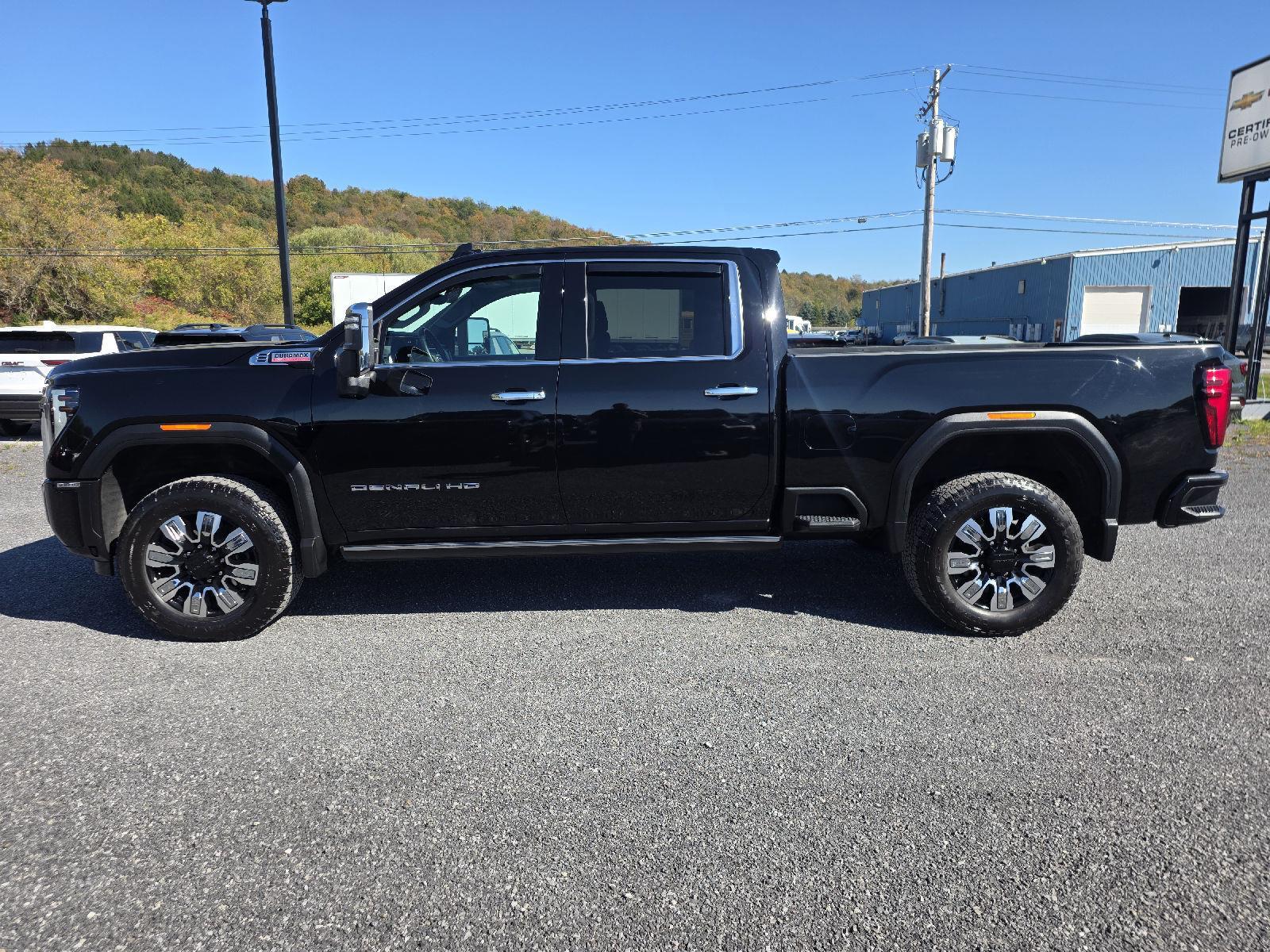 2024 Gmc Sierra 3500 HD Denali photo 2