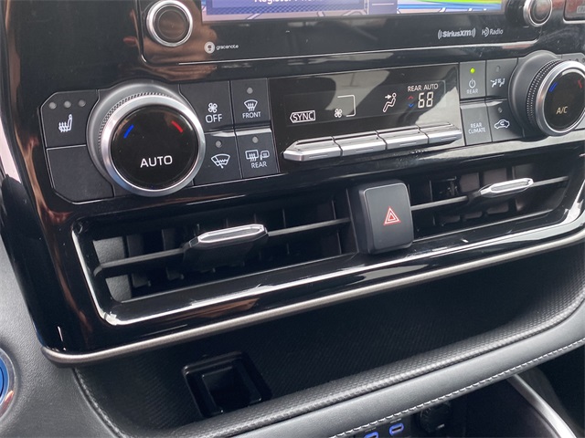2022 Toyota Highlander XLE photo 28