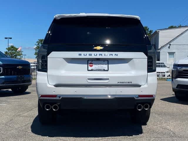 2025 Chevrolet Suburban Premier photo 4