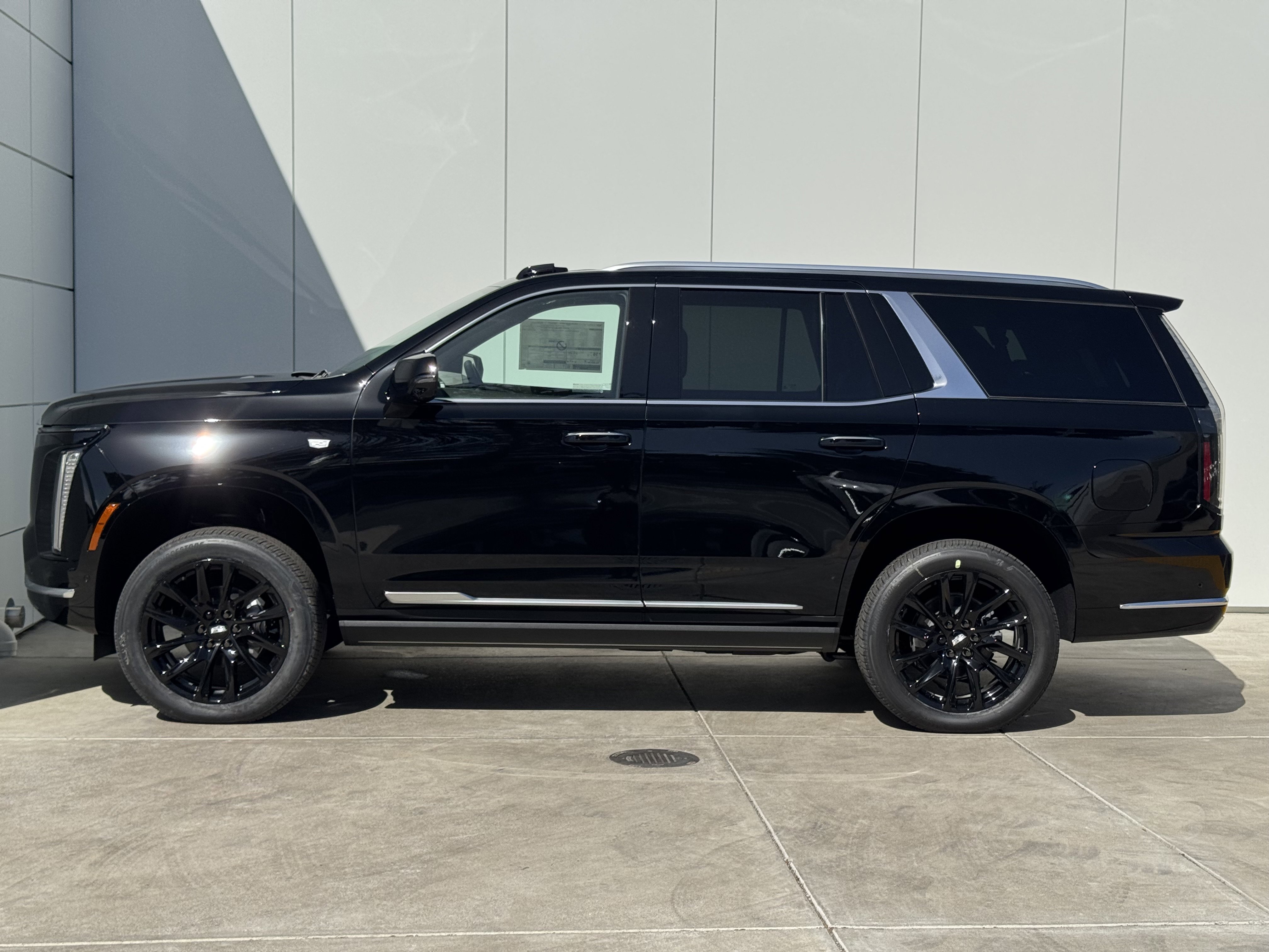 2025 Cadillac Escalade Premium Luxury photo 2