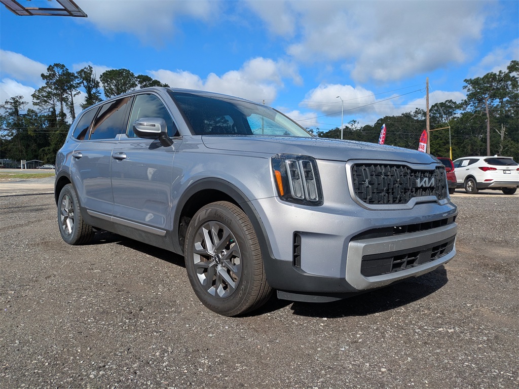 2024 Kia Telluride LX's photo