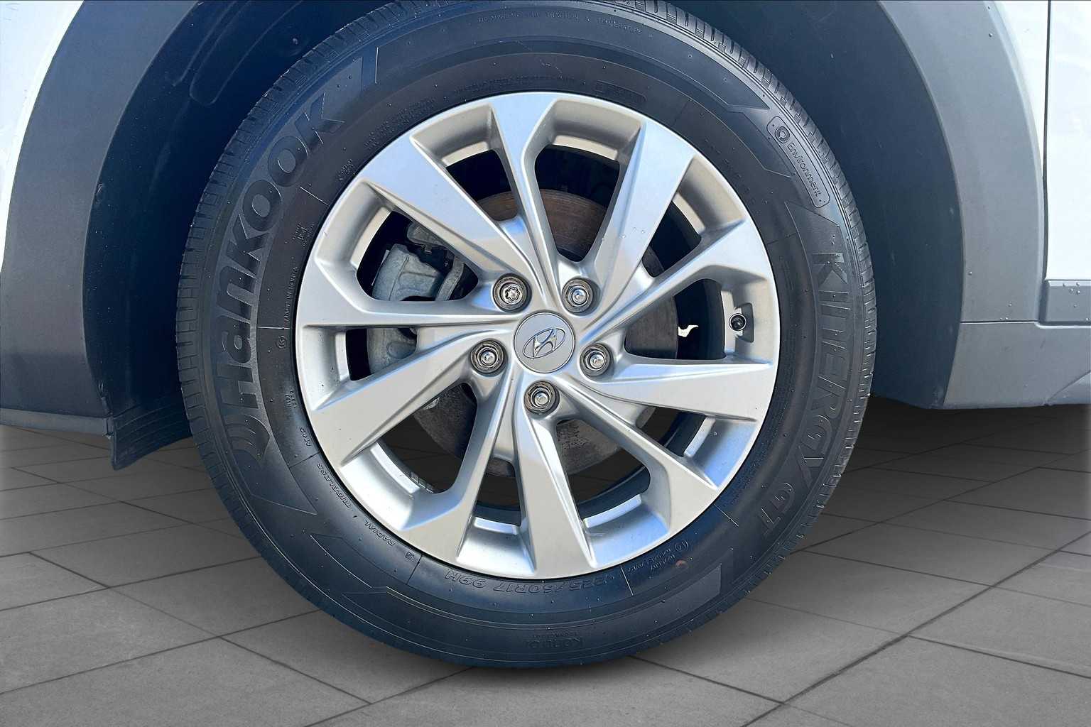 2021 Hyundai Tucson SE photo 19