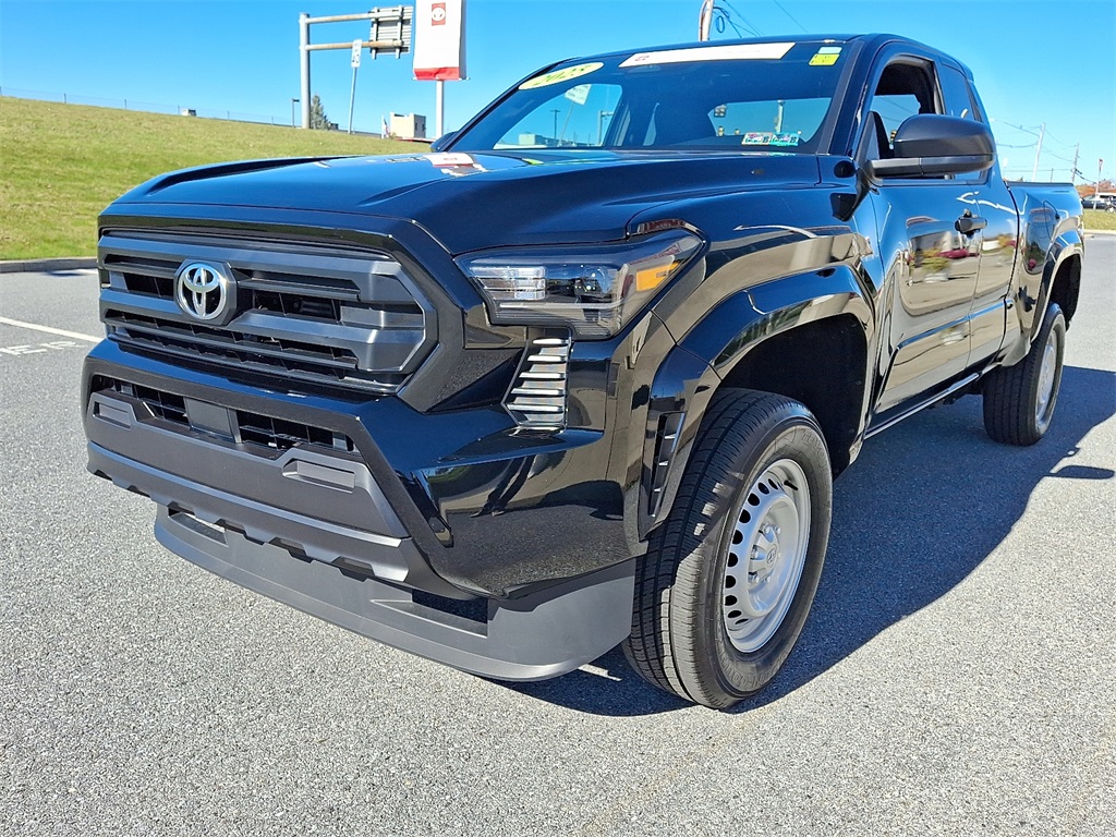 2025 Toyota Tacoma SR 4x4 photo 4