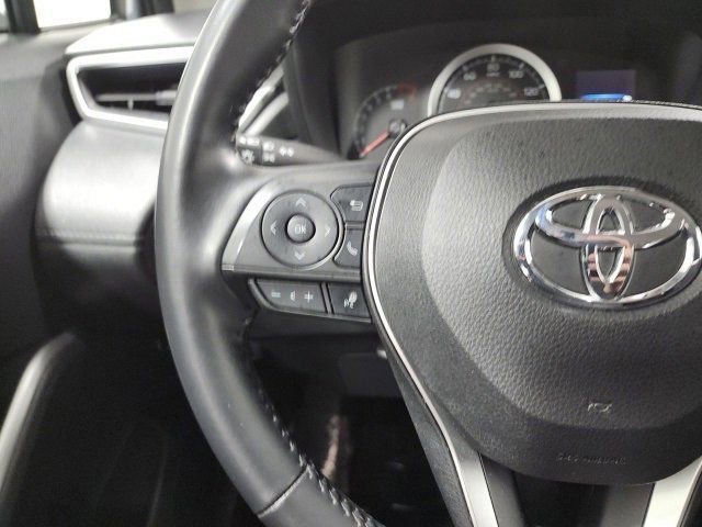 2022 Toyota Corolla Cross LE photo 20