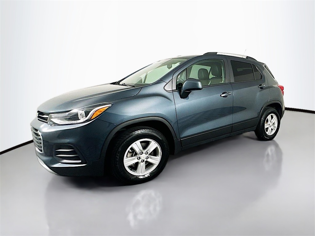 2022 Chevrolet Trax LT photo 3