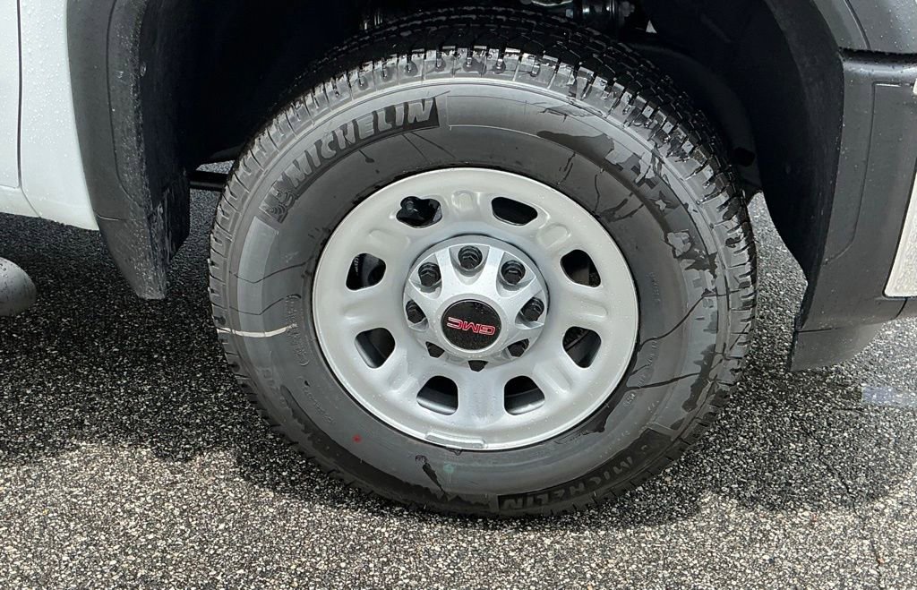 2025 Gmc Sierra HD Pro photo 4