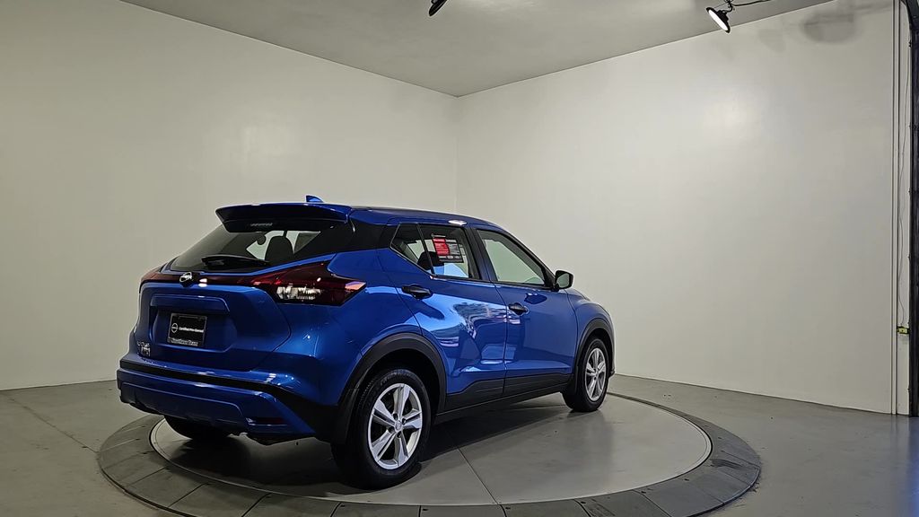 2024 Nissan Kicks S photo 5