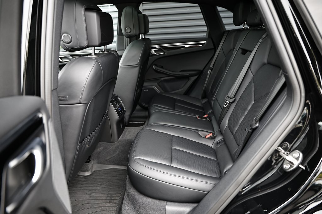 2024 Porsche Macan S photo 28