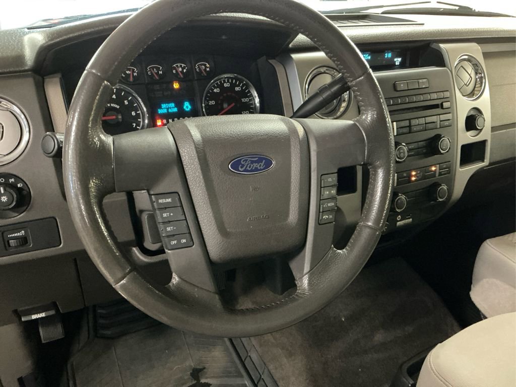 2010 Ford F-150 XL photo 10