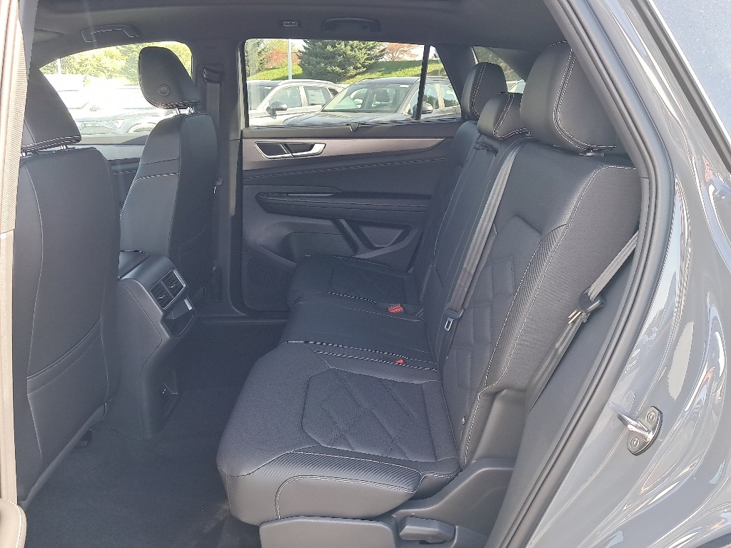 2026 Volkswagen Atlas Cross Sport SE Technology photo 4