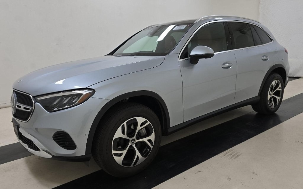 2025 Mercedes Benz GLC 350e 4MATIC photo 2