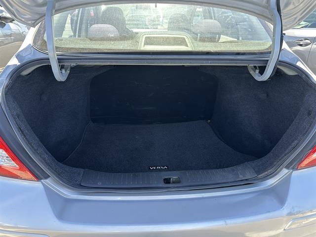 2009 Nissan Versa 1.6 Base Sedan photo 21