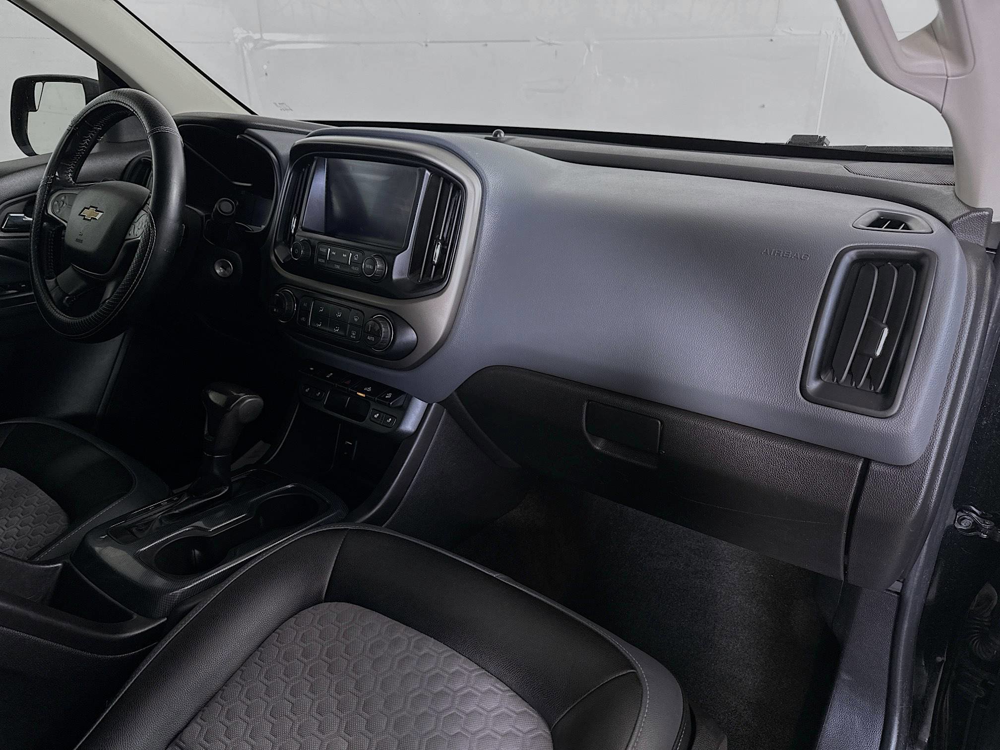 2017 Chevrolet Colorado Z71 photo 26