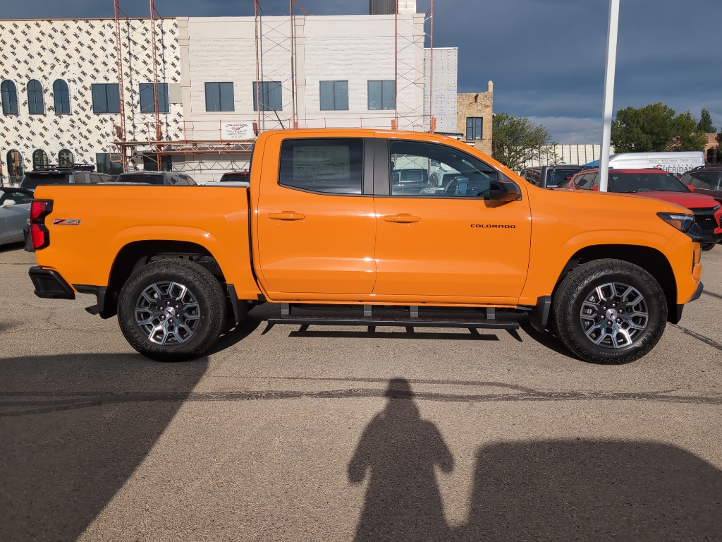 2026 Chevrolet Colorado Z71 photo 3