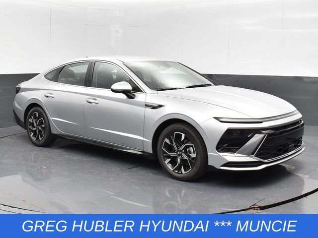 2025 Hyundai Sonata SEL photo 2