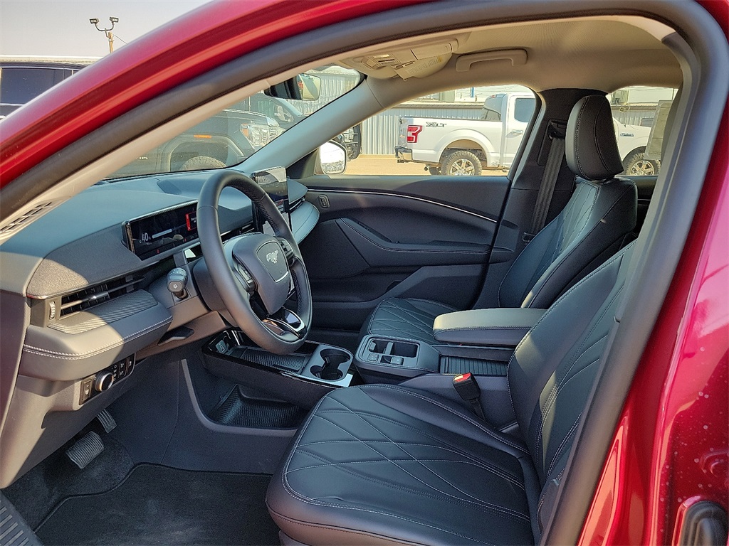 2025 Ford Mustang Mach-E Select photo 18