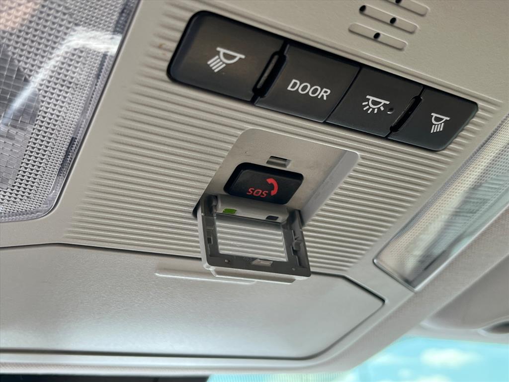 2021 Toyota RAV4 LE photo 16