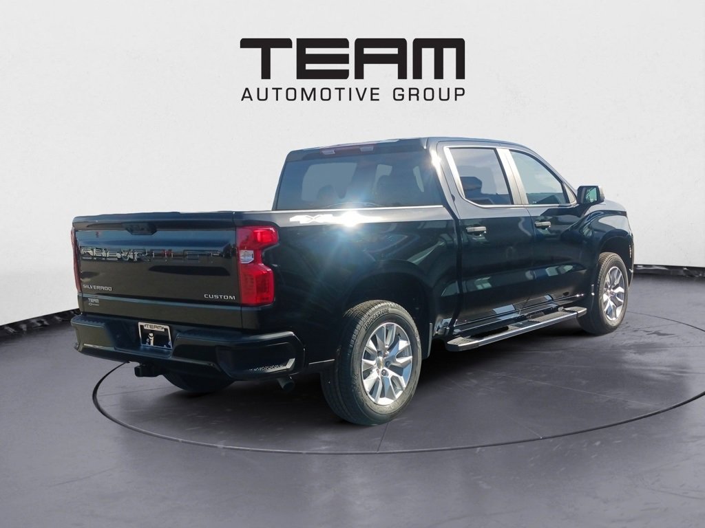 2025 Chevrolet Silverado 1500 Custom photo 7