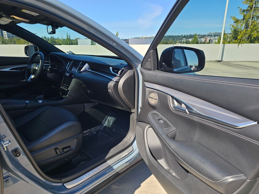 2022 Infiniti QX55 Essential photo 25