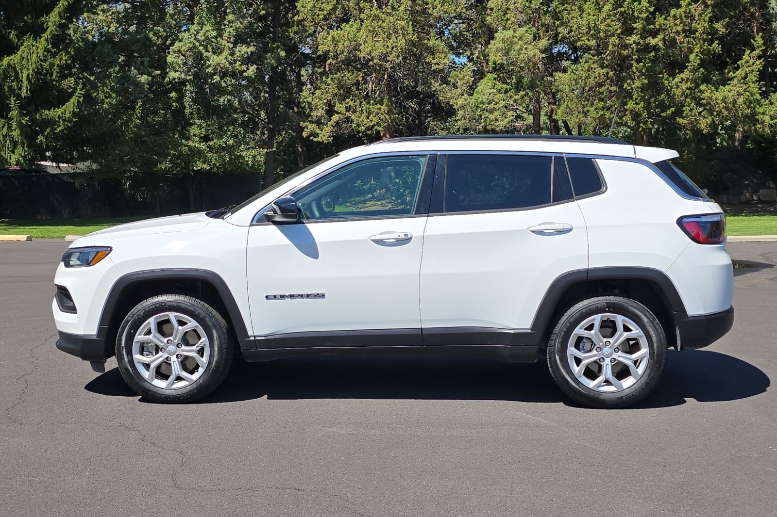 2024 Jeep Compass North Edition Latitude photo 5