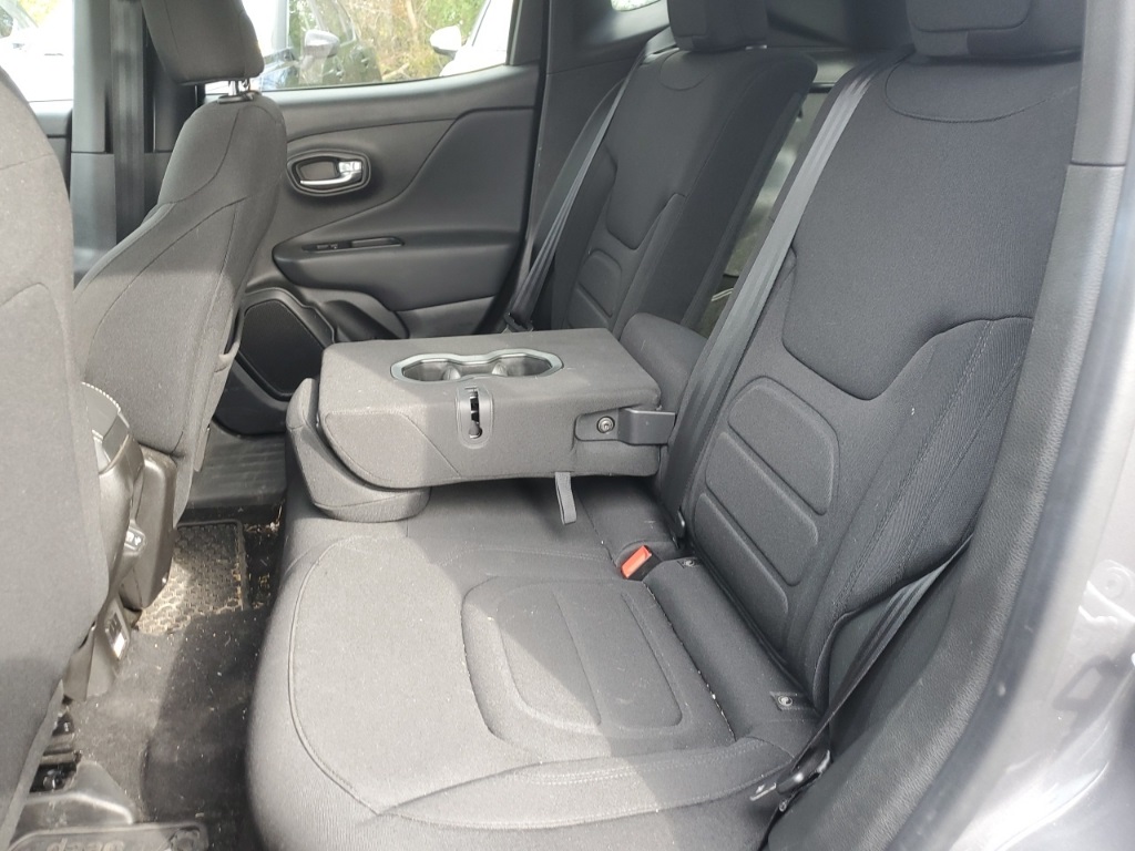 2022 Jeep Renegade Latitude photo 4