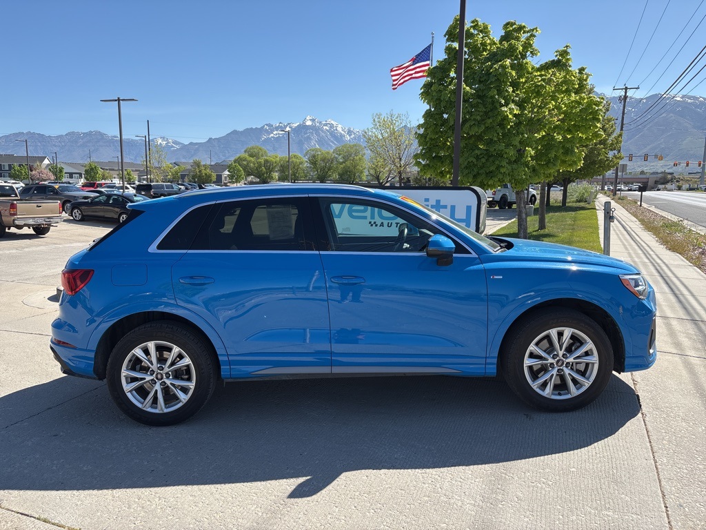 2022 Audi Q3 Premium photo 3