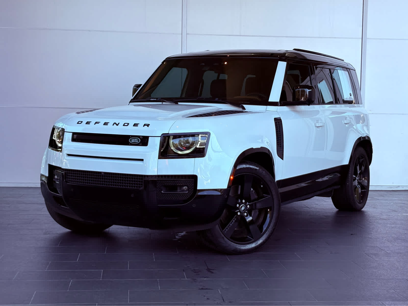 2024 Land Rover Defender X-Dynamic SE's photo