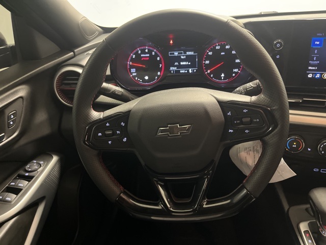 2025 Chevrolet Trax photo 2