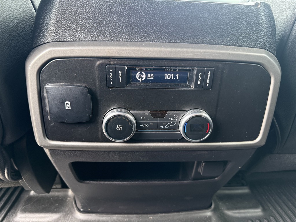2019 Ford Expedition XLT photo 14