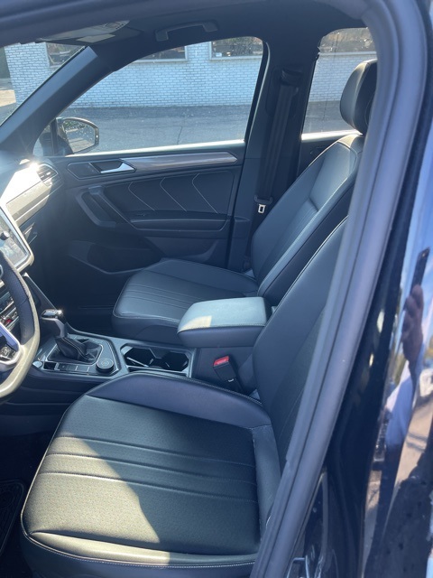 2022 Volkswagen Tiguan SE R-Line Black photo 11
