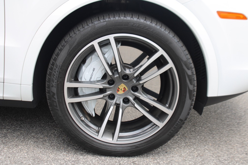 2023 Porsche Cayenne Turbo photo 15