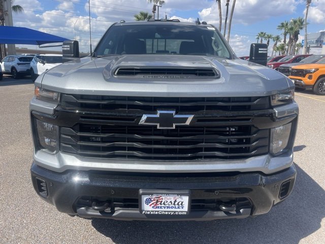 2026 Chevrolet Silverado 2500HD Custom photo 2