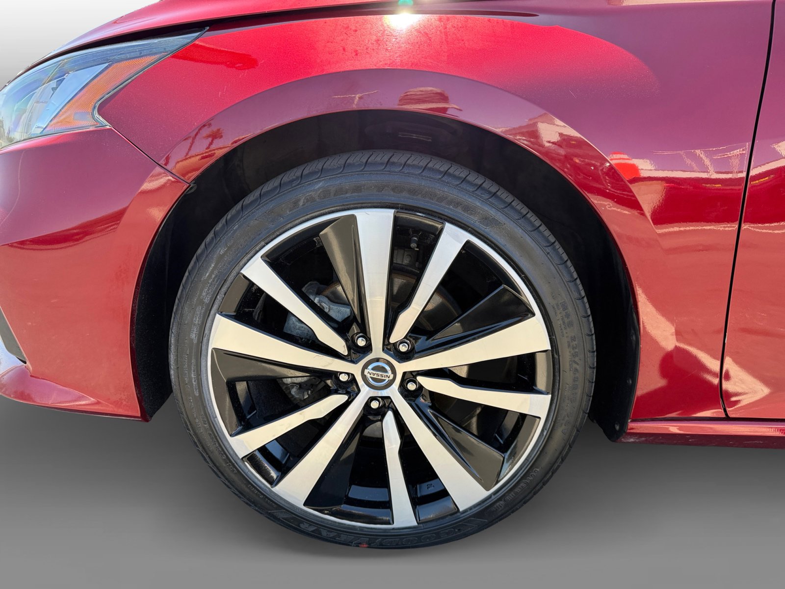 2021 Nissan Altima 2.5 SR photo 9