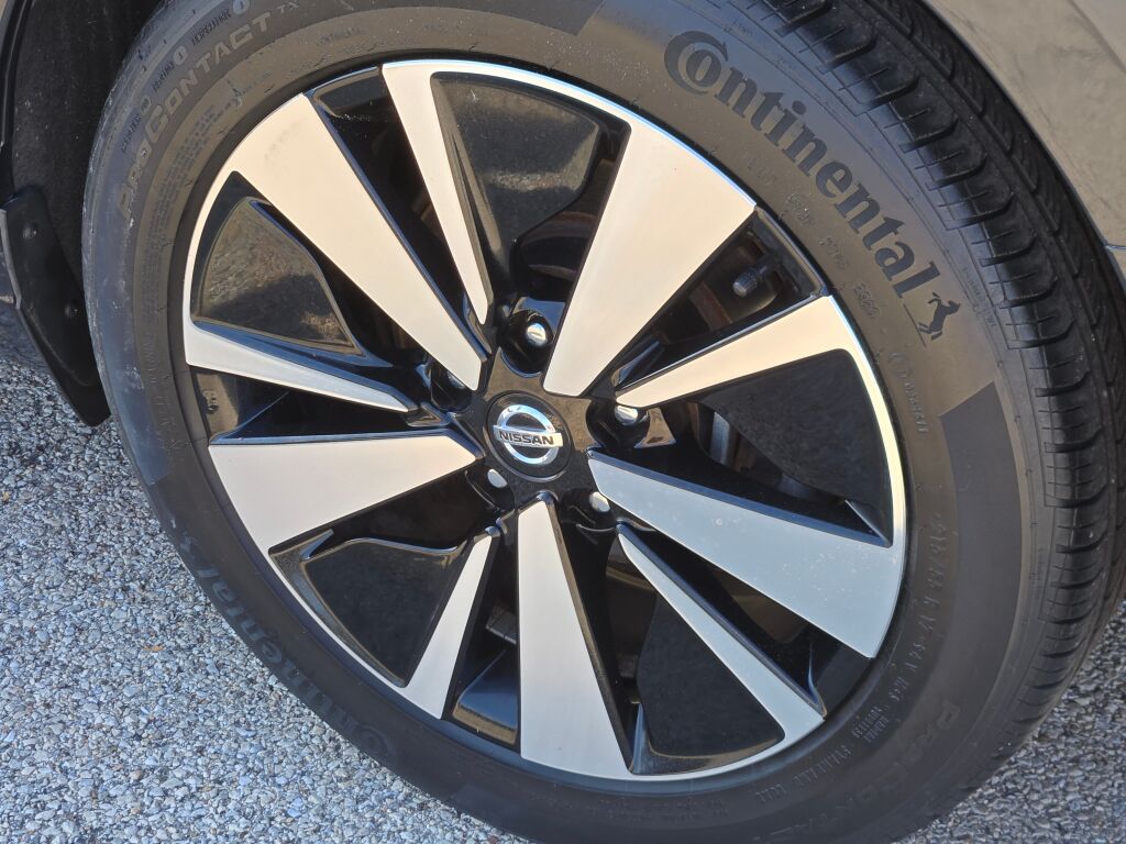 2020 Nissan Altima 2.5 SV photo 11